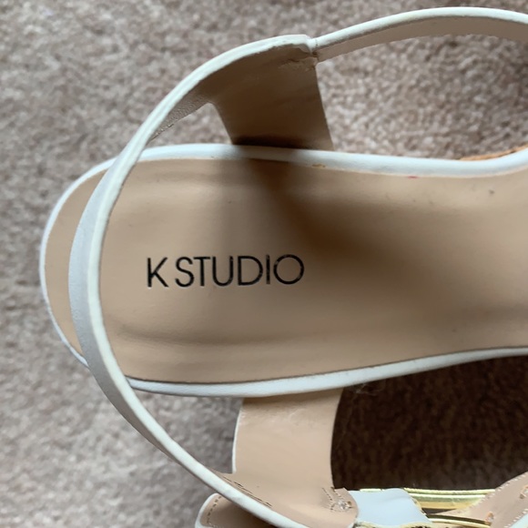 White sandal wedge heels - Picture 2 of 5